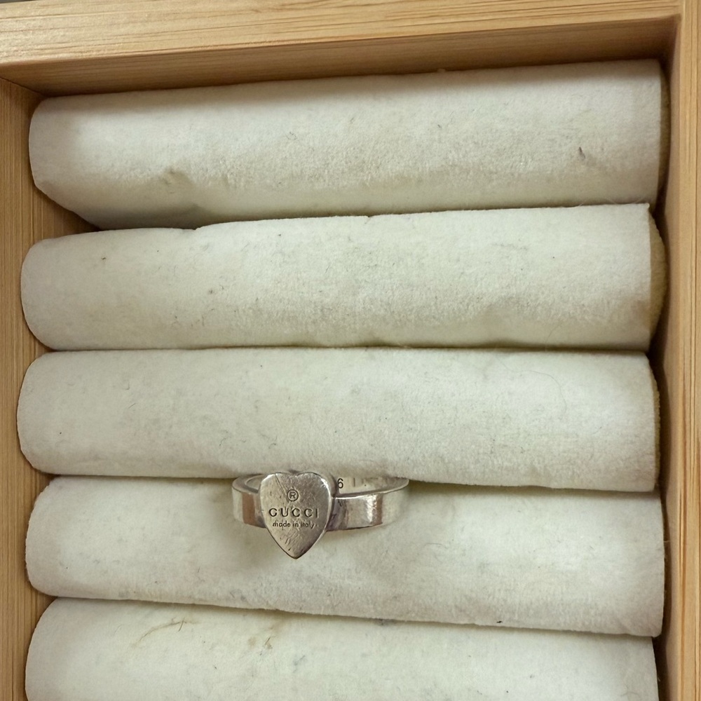 Gucci Silver Ring with Elegant Design